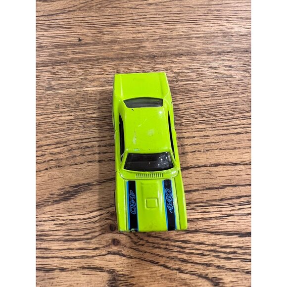 Hot Wheels 70 Road Runner Lime Green Die-Cast Car Toy Mattel 2012 Collectible - Picture 3 of 4